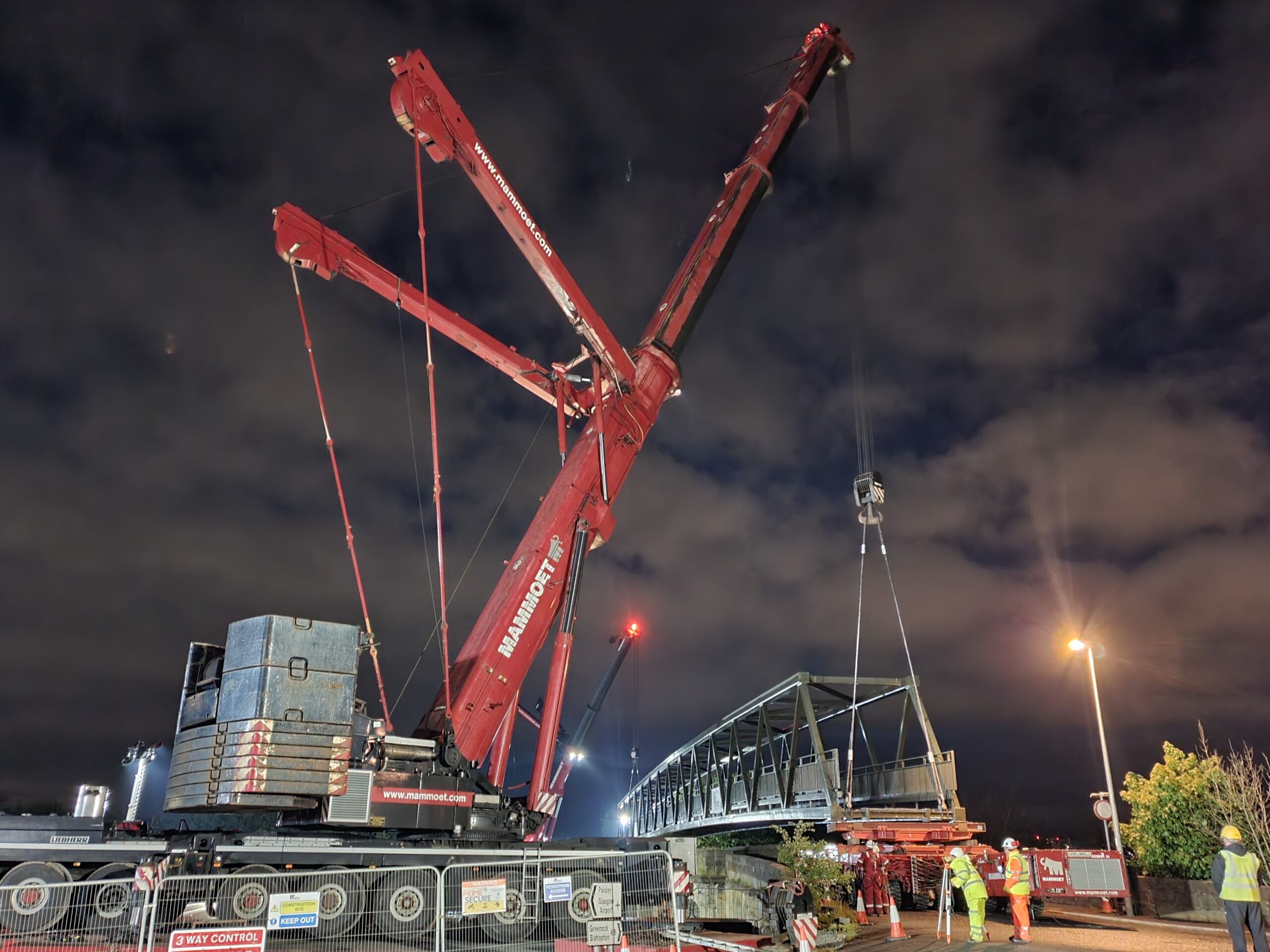 Black Cart Cycleway Bridge - Tandem Crane Lift